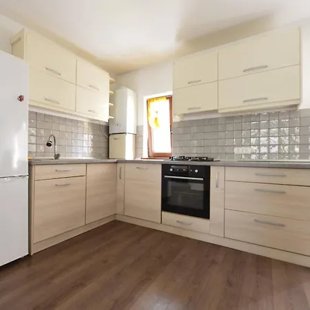 Apartament Astra Bn70 *